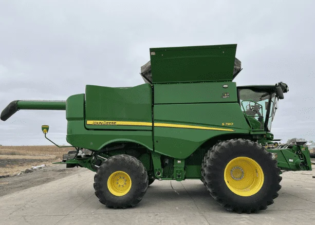 Laverda 3750 Combine Harvester | Helpful Guide 7 John Deere S780