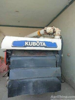 KUBOTA combine Harvester ARN 698